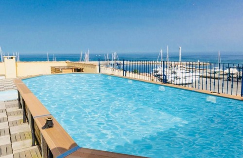 Solenzara Apartment | Waterfront apartment