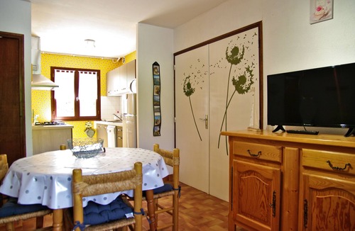 Savines-le-Lac Apartment | Waterfront apartment. 20 m from the beach.