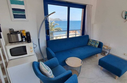 Le Trayas Apartment | Waterfront apartment