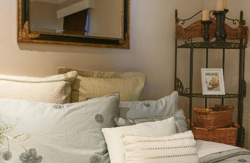 Pincourt House | Waterfront Apartment 15 Min From Montreal Airport