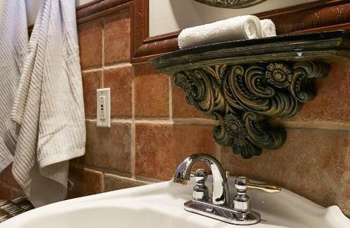Pincourt House | Waterfront Apartment 15 Min From Montreal Airport