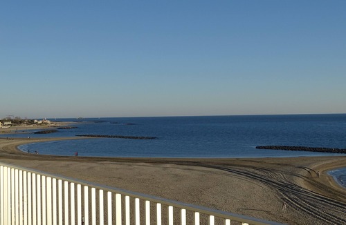 Le Grau-dʼAgde Apartment | WATERFRONT APARTMENT FACING THE SEA