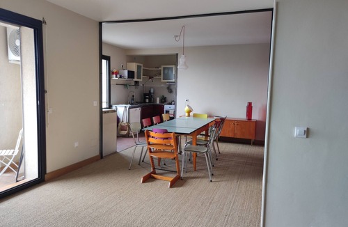 Bouzigues Apartment | Waterfront apartment