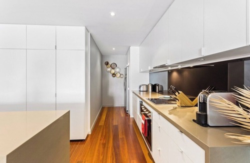 Cowes Apartment | Waterfront Apt, Gorgeous Views