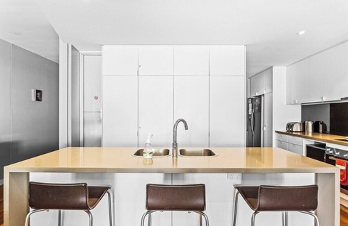 Cowes Apartment | Waterfront Apt, Gorgeous Views