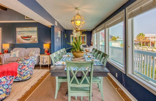 City-by-the Sea House | Waterfront at Off The Charts