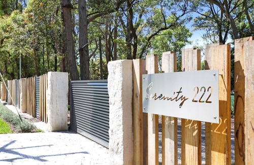 St. Georges Basin House | Waterfront Getaway, Pet Friendly - Jervis Bay