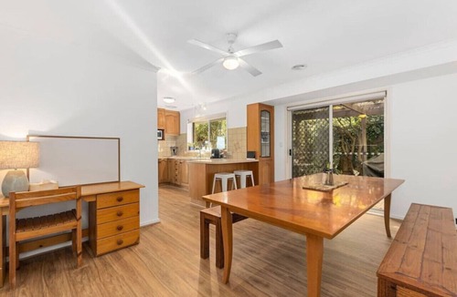 Clifton Springs House | WATERFRONT - BAY VIEWS - Edgewater Springs