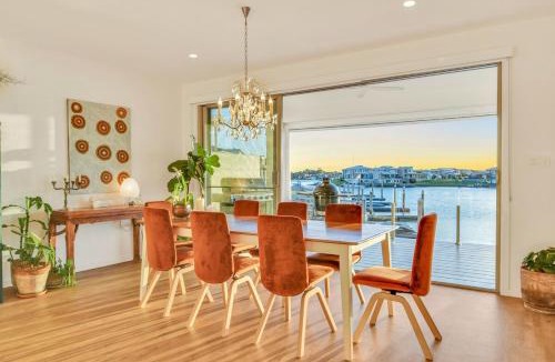 Port Macquarie Villa | Waterfront-Bay View