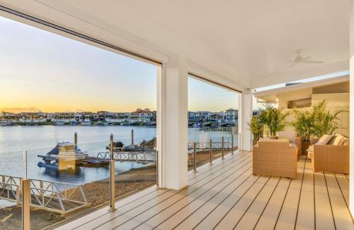 Port Macquarie Villa | Waterfront-Bay View