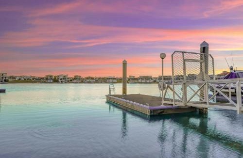 Port Macquarie Villa | Waterfront-Bay View