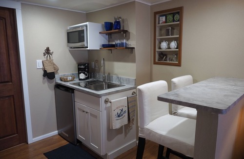 Three Tree Point Apartment | Waterfront Beach Apartment 15 Min From Seattle