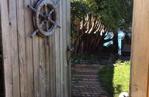 Three Tree Point Apartment | Waterfront Beach Apartment 15 Min From Seattle