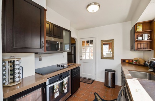 Bremerton Cottage | Waterfront Beach Cottage
