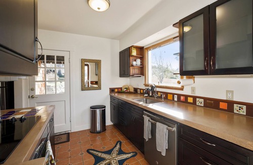 Bremerton Cottage | Waterfront Beach Cottage