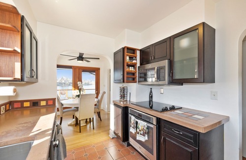 Bremerton Cottage | Waterfront Beach Cottage