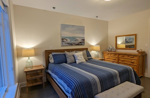 Port Franks Cabin | Waterfront beach house in beautiful Port Franks