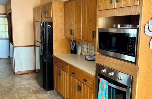 Verona Beach House | Waterfront Beach House Oneida Lake - Walkable to Park & Resort Area