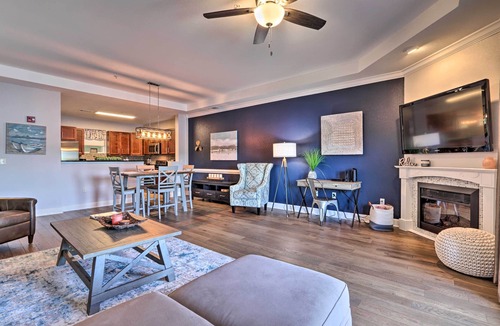 Bean Station Condo | Waterfront Bean Station Condo w/Balcony & Views!