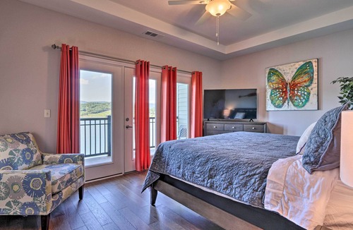 Bean Station Condo | Waterfront Bean Station Condo w/Balcony & Views!