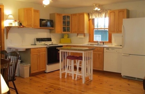 Bremen Cottage | Waterfront ! Beautiful *Biscay Sunsets*Swim, Boat, Fish,Fun