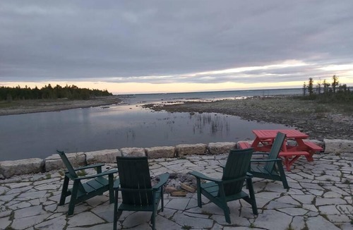Northern Bruce Peninsula Ski Chalet | *WATERFRONT*BEAUTIFUL MODERN TOBERMORY COTTAGE
