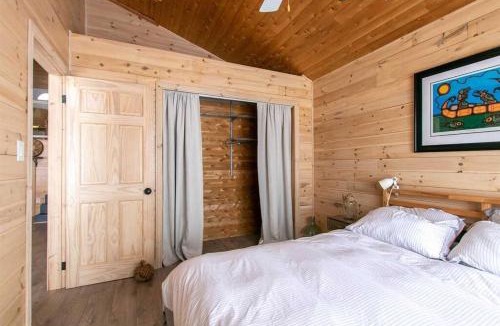 Northern Bruce Peninsula Ski Chalet | *WATERFRONT*BEAUTIFUL MODERN TOBERMORY COTTAGE
