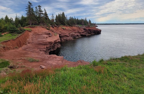 Fernwood Bed & Breakfast | Waterfront bed and breakfast with mesmerizing views.