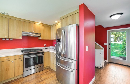 Marietta-Alderwood Cottage | Waterfront Bellingham Bliss: Steps to Beach!