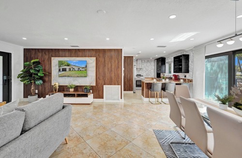 Fort Lauderdale House | Waterfront Bliss. Hot Tub/Kayaks
