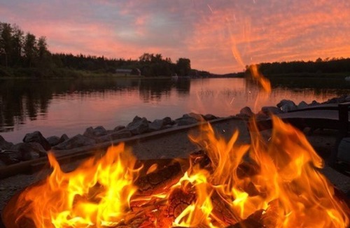 Pointe du Bois Cabin | Waterfront Bliss: 360° Views at Tall Pine Point