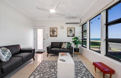 Margate Apartment | Waterfront Bliss in Margate