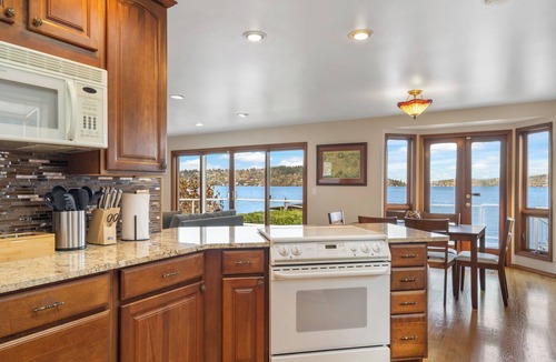 Bryn Mawr-Skyway House | Waterfront Blue Haven w/Dock, Garden & Lake Views