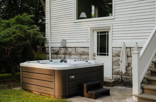 Melrose Park House | Waterfront, Boat, Hot Tub,