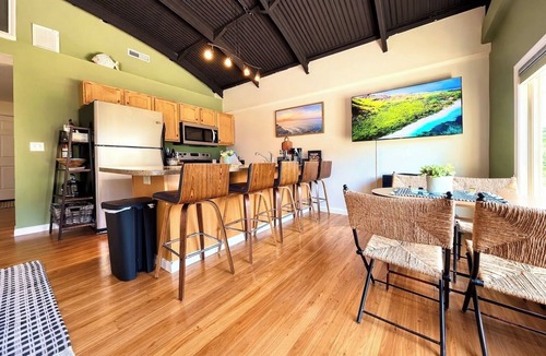 Sandusky House | Waterfront Boathouse Getaway 5 Min. Cedar Point!