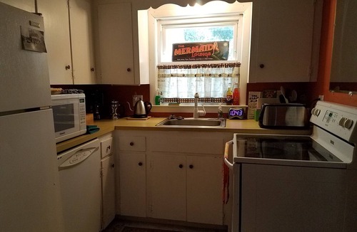 Quincy Apartment | Waterfront Boston/Island views. Kayaks onsite. Spring/Summer dates available!