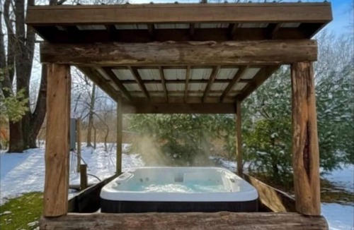 West Newton House | Waterfront Bourbon Barrel Cabin