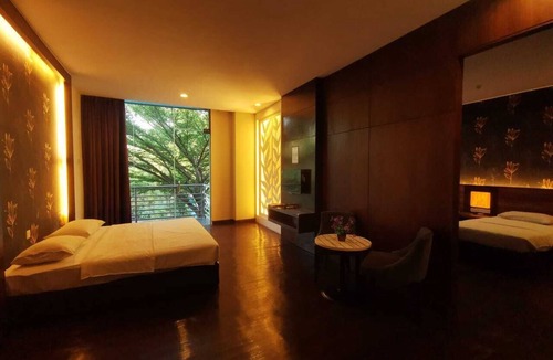 Kampung Bahasa Kapor Hotel | WaterFront Boutique Hotel