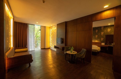 Kampung Bahasa Kapor Hotel | WaterFront Boutique Hotel