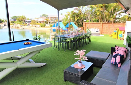 Broadbeach Waters House | ^ Waterfront ^ Broadbeach Accommodation - PET FRIENDLY