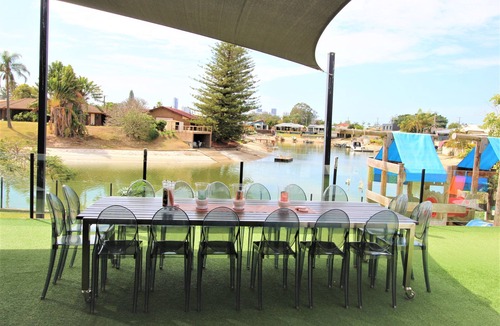 Broadbeach Waters House | ^ Waterfront ^ Broadbeach Accommodation - PET FRIENDLY