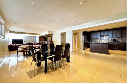 Innisfil House | Waterfront Bright and Spacious Getaway
