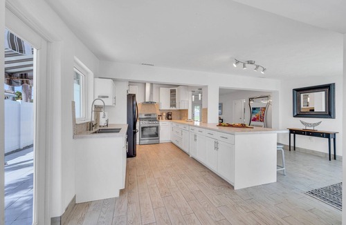South New River Isles House | Waterfront Bungalow/Heated Pool/Pineapple Key
