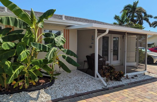 Bonita Shores Cottage | Waterfront Bungalow