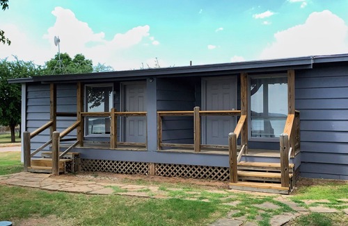 Graford House | Waterfront Bungalow on Possum Kingdom Lake