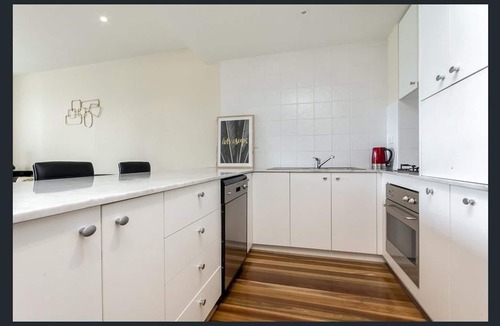 Geelong Apartment | Waterfront By Gold Star Stays