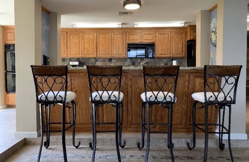 Nassau Bay House | Waterfront by Nassau Bay’s popular party cove
