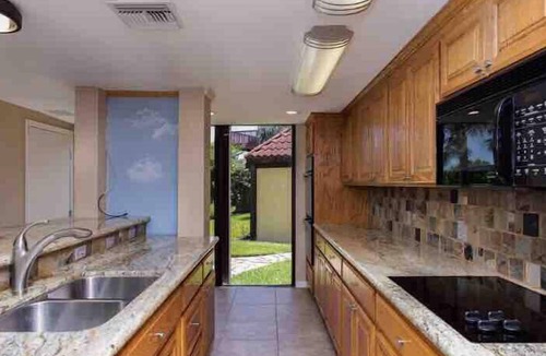 Nassau Bay House | Waterfront by Nassau Bay’s popular party cove