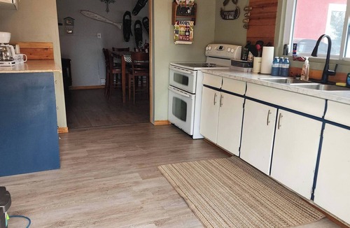 Algoma District Cabin | Waterfront Cabin on Lake Superior sleeps 7 plus ppl