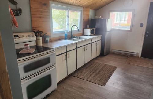 Algoma District Cabin | Waterfront Cabin on Lake Superior sleeps 7 plus ppl